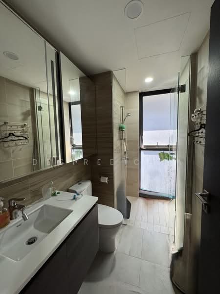 Sims Urban Oasis, 2 Sims Drive, 3 Bedrooms, 1,033 sqft, Condominium For Rent, by Desiree Chua, 500087978 - Bathroom - PropertyGuru.com.sg