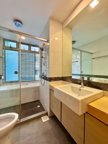 Ceylon Crest Condominium For Sale at S$ 2,500,000 | PropertyGuru Singapore - Master Bathroom