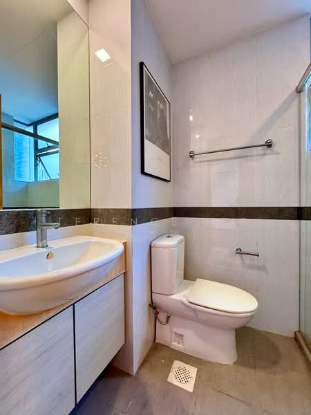 Ceylon Crest Condominium For Sale at S$ 2,500,000 | PropertyGuru Singapore - Common Bathroom