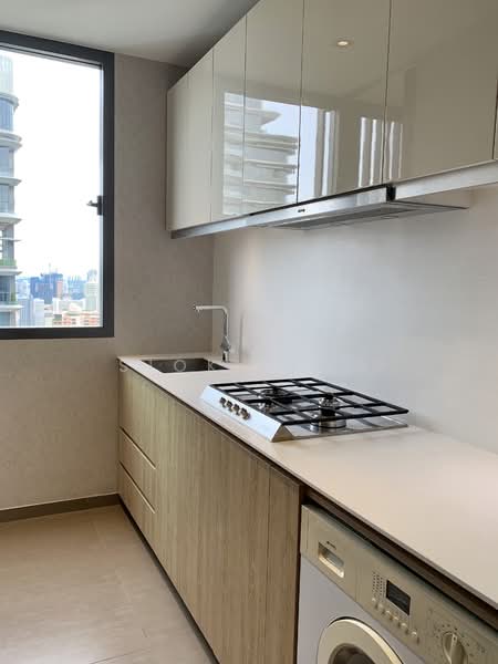 OUE Twin Peaks Condominium For Sale at S$ 3,900,000 | PropertyGuru Singapore - Kitchen