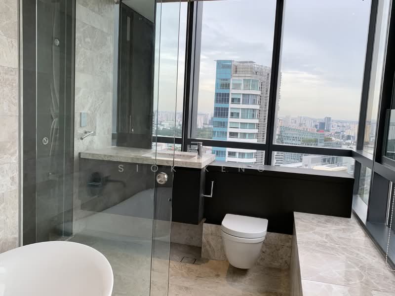 OUE Twin Peaks Condominium For Sale at S$ 3,900,000 | PropertyGuru Singapore - Bathroom