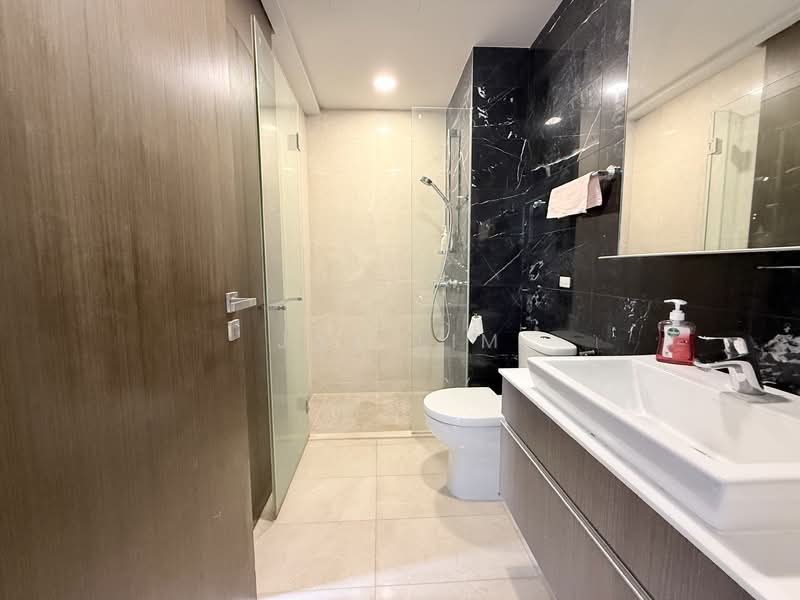 eCO Corner Terrace For Sale at S$ 4,990,000 | PropertyGuru Singapore - Common Bathroom