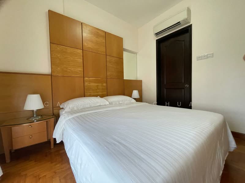 The Bencoolen Apartment For Sale at S$ 1,480,000 | PropertyGuru Singapore - Master Bedroom with attached bath 