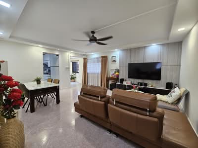 For Sale - 727 Woodlands Circle