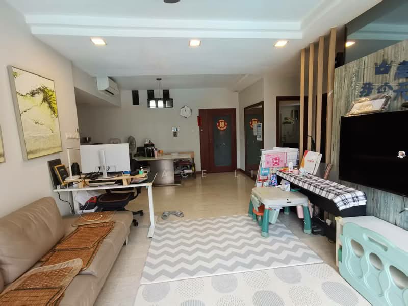 The Mayfair, 1 Jurong East Street 32, 4 Bedrooms, 1,388 sqft, Condominium For Rent, by Grace Liu, 500088009 - Living Room - PropertyGuru.com.sg