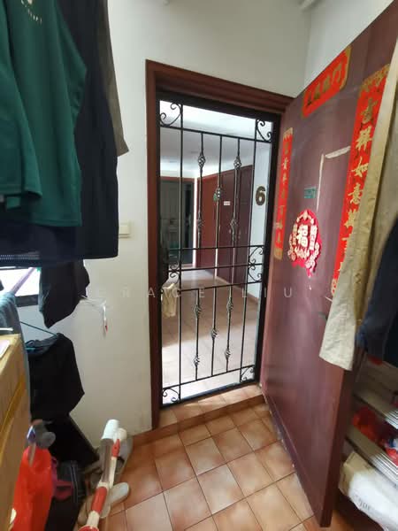 The Mayfair, 1 Jurong East Street 32, 4 Bedrooms, 1,388 sqft, Condominium For Rent, by Grace Liu, 500088009 - Entrance - PropertyGuru.com.sg