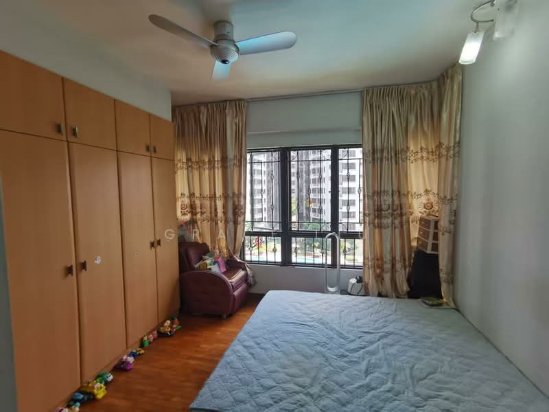 The Mayfair, 1 Jurong East Street 32, 4 Bedrooms, 1,388 sqft, Condominium For Rent, by Grace Liu, 500088009 - Bedroom - PropertyGuru.com.sg