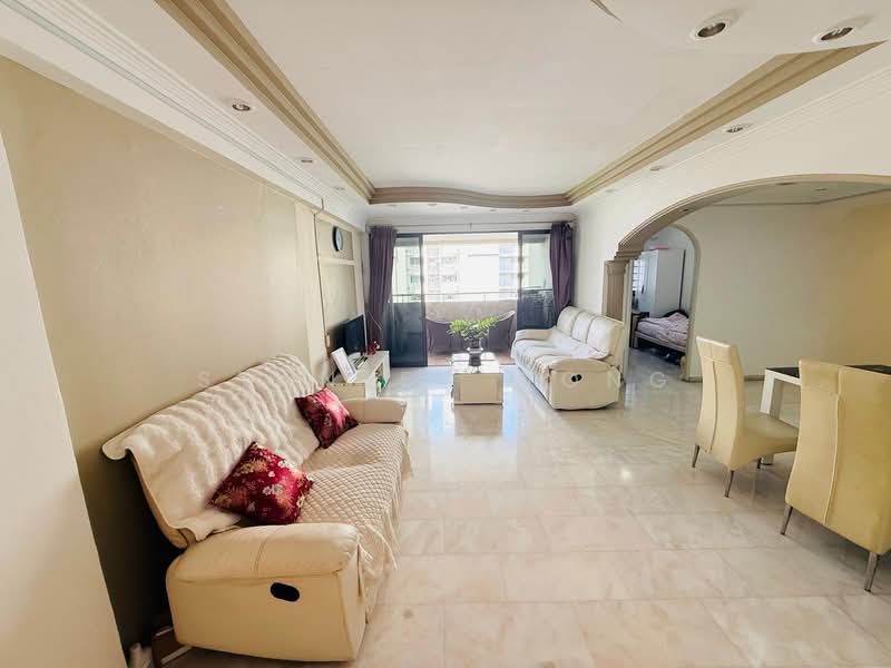 779 Woodlands Crescent HDB Flat For Sale at S$ 700,000 | PropertyGuru Singapore - Living Room