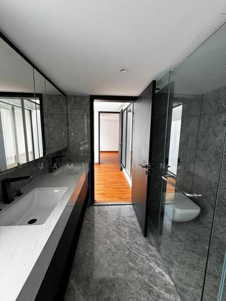 4 STOREYS BRAND NEW BUNGALOW IN BRADDEL HEIGHTS ESTATE FOR SALE Bungalow House For Sale at S$ 13,980,000 | PropertyGuru Singapore - Bathroom