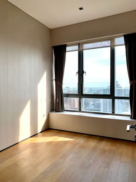 OUE Twin Peaks Condominium For Sale at S$ 3,993,960 | PropertyGuru Singapore - View