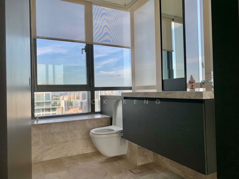 OUE Twin Peaks Condominium For Sale at S$ 3,993,960 | PropertyGuru Singapore - Bathroom
