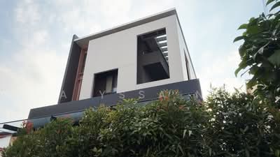 For Sale - Rebuilt 3+Attic Semi-D @ Lorong Tanggam
