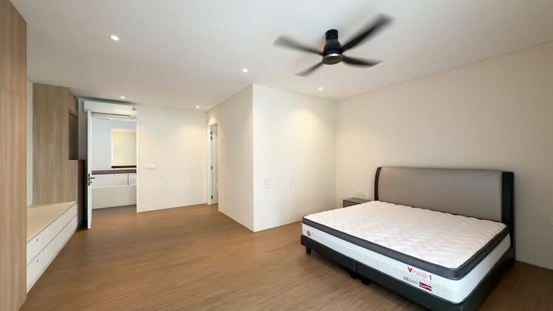 D28 Rebuilt 3+Attic Semi-D! Quiet Yet Super Convenient! Semi-Detached House For Sale at S$ 9,280,000 | PropertyGuru Singapore - Master Bedroom