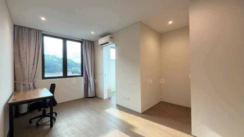 D28 Rebuilt 3+Attic Semi-D! Quiet Yet Super Convenient! Semi-Detached House For Sale at S$ 9,280,000 | PropertyGuru Singapore - Common Bedroom 2 with Jack-and-Jill Bath