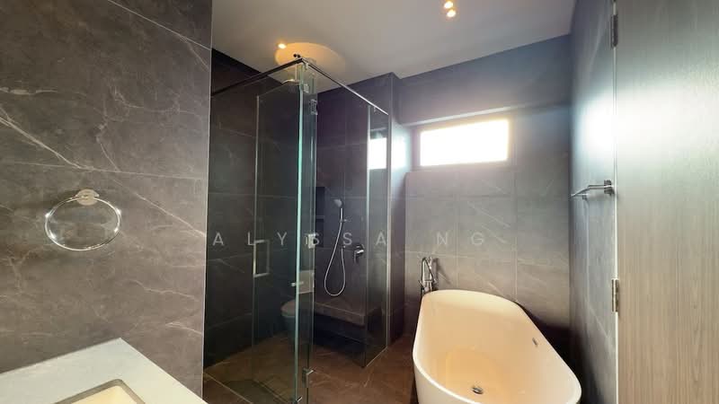 Rebuilt 3+Attic Semi-D @ Lorong Tanggam, , 7 Bedrooms, 7,200 sqft, Semi-Detached House For Sale, by Alyssa Ng, 500088025 - Junior Master Bath 3 - PropertyGuru.com.sg