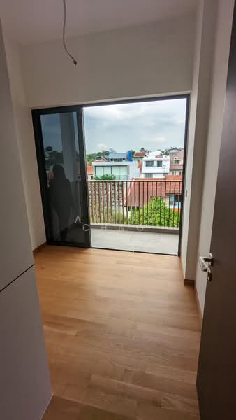 For Sale - Royalgreen