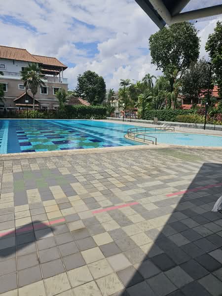 Fernwood Towers, 28 Fernwood Terrace, Room Rental, 110 sqft, Condominium For Rent, by Jacky Quek, 500088048 - Pool - PropertyGuru.com.sg