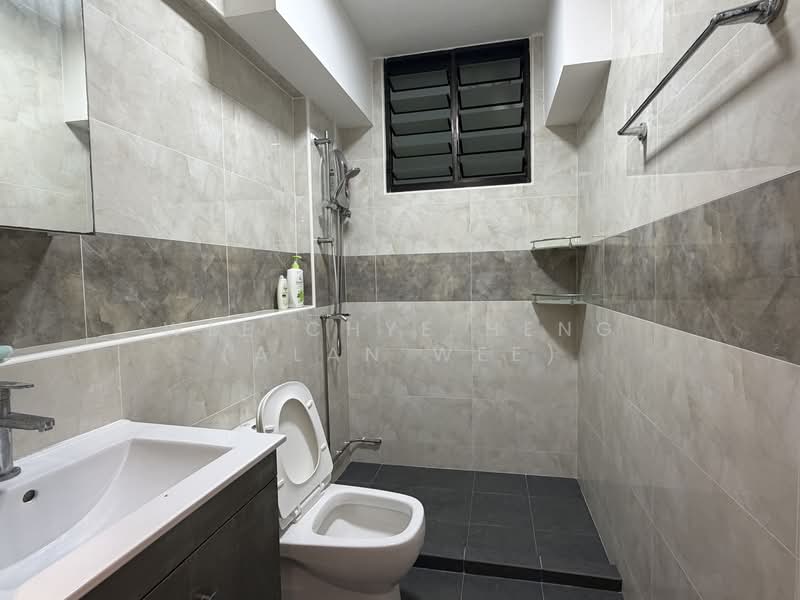 289C Bukit Batok Street 25, 289C Bukit Batok Street 25, 4 Bedrooms, 1,775 sqft, HDB Flat For Rent, by Wee Chye Heng (Alan Wee), 500088069 - Bathroom - PropertyGuru.com.sg