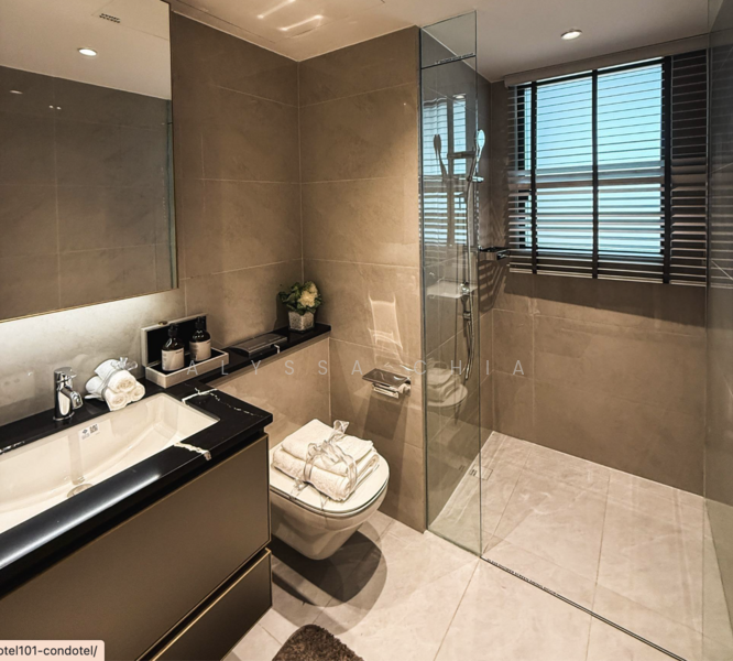 ⭐️ Undervalue Attractive PSF, Near MRT, CHIJ Primary school, Malls Condominium For Sale at S$ 3,000,000 | PropertyGuru Singapore - Bathroom