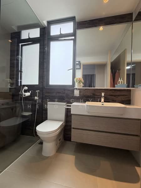 The Luxurie, 21 Compassvale Road, 3 Bedrooms, 1,055 sqft, Condominium For Rent, by Wee Chye Heng (Alan Wee), 500088089 - Bathroom - PropertyGuru.com.sg