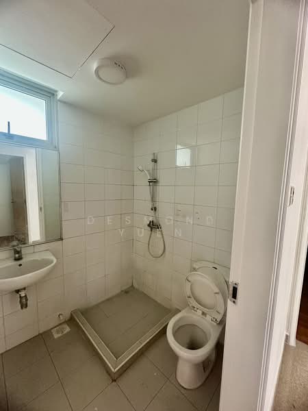 Golden Heights Apartment For Sale at S$ 2,150,000 | PropertyGuru Singapore - Bathroom 