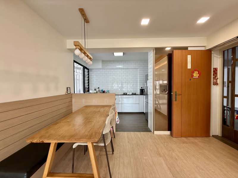 365C Upper Serangoon Road HDB Flat For Sale at S$ 898,000 | PropertyGuru Singapore - Dining Beside Kitchen