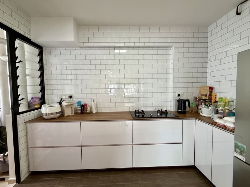 365C Upper Serangoon Road HDB Flat For Sale at S$ 898,000 | PropertyGuru Singapore - Kitchen