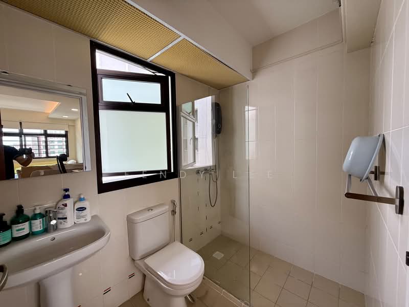 365C Upper Serangoon Road HDB Flat For Sale at S$ 898,000 | PropertyGuru Singapore - Bathroom