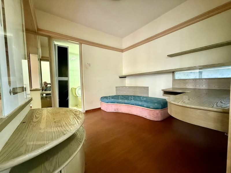 Pine Grove Condominium For Sale at S$ 1,680,000 | PropertyGuru Singapore - Bedroom