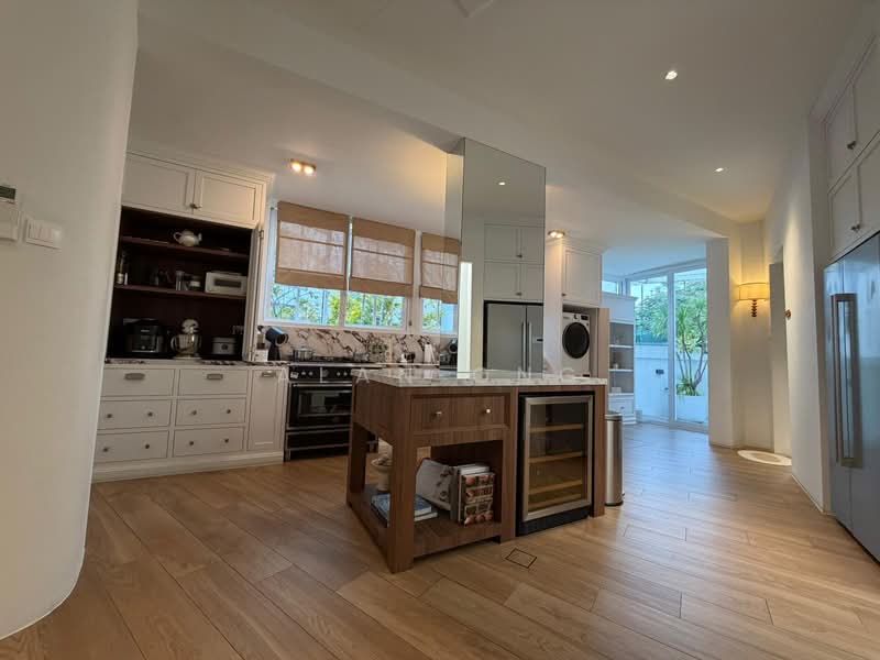D19 Nicely renovated Semi D in French Colonial style near Kovan estate / Kovan MRT Semi-Detached House For Sale at S$ 7,200,000 | PropertyGuru Singapore - Kitchen