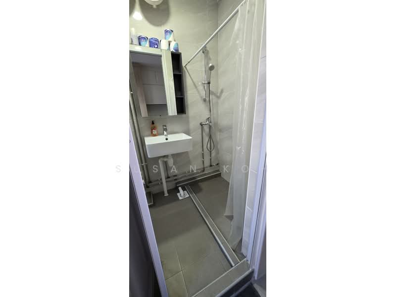 140 Petir Road HDB Flat For Sale at S$ 699,999 | PropertyGuru Singapore - Bathroom