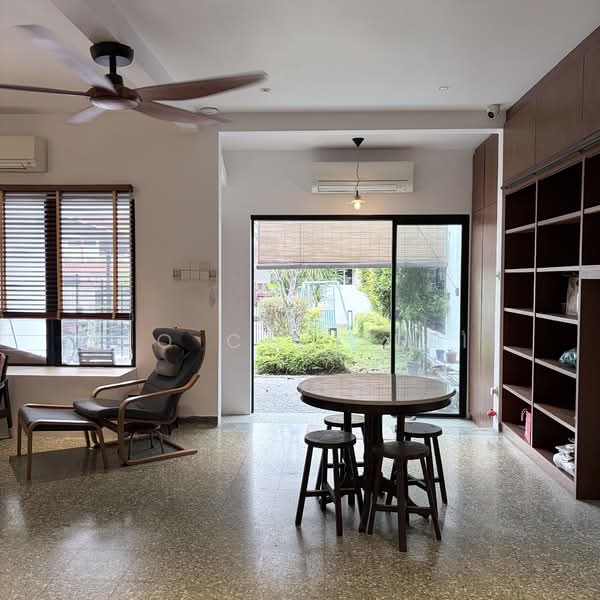 Hillview Estate, Jalan Gumilang, 4 Bedrooms, 2,400 sqft, Terraced House For Rent, by Ho Chii Fei, 500088136 - Living Room - PropertyGuru.com.sg