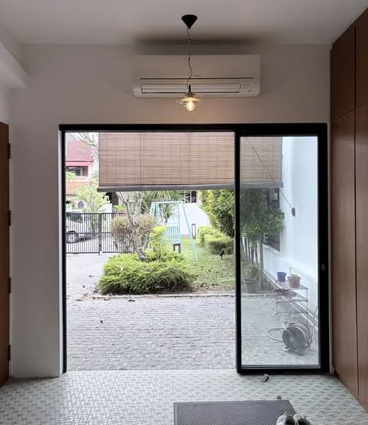 Hillview Estate, Jalan Gumilang, 4 Bedrooms, 2,400 sqft, Terraced House For Rent, by Ho Chii Fei, 500088136 - PropertyGuru.com.sg