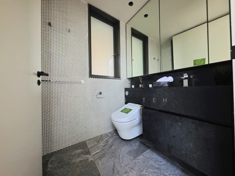 10 Evelyn Condominium For Sale at S$ 3,659,000 | PropertyGuru Singapore - Bathroom