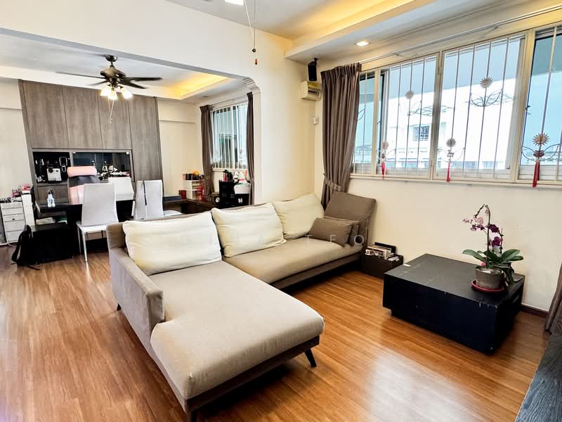 131 Simei Street 1, 131 Simei Street 1, 3 Bedrooms, 1,119 sqft, HDB Flat For Sale, by Gina Teo, 500088154 - Living Room - PropertyGuru.com.sg