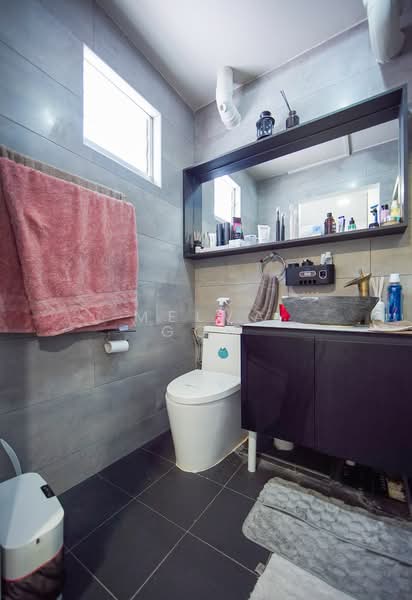 472 Pasir Ris Drive 6 HDB Flat For Sale at S$ 768,000 | PropertyGuru Singapore - Bathroom