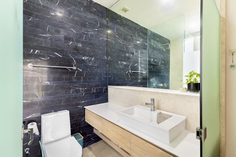 The Tennery Condominium For Sale at S$ 1,180,000 | PropertyGuru Singapore - Bathroom