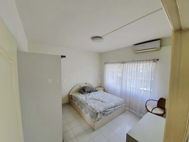 Novena Hill Apartment For Sale at S$ 1,250,000 | PropertyGuru Singapore - Bedroom