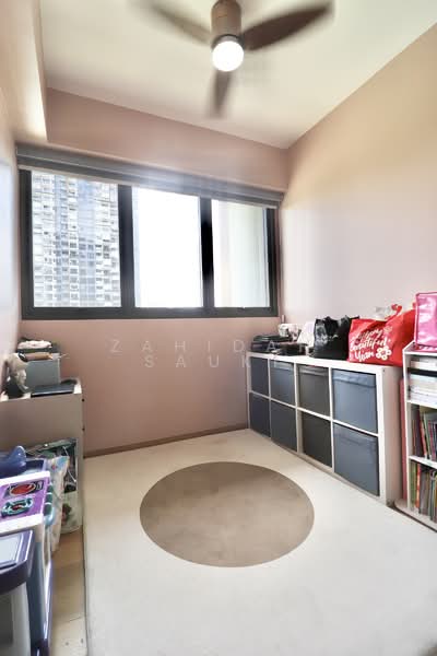 Midwood Condominium For Sale at S$ 1,400,000 | PropertyGuru Singapore - Bedroom