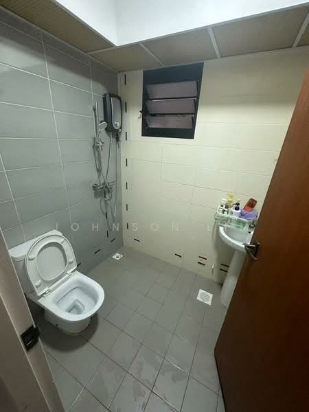 808D Choa Chu Kang Avenue 1, 808D Choa Chu Kang Avenue 1, Room Rental, 120 sqft, HDB Flat For Rent, by Johnson Lim, 500088206 - Bathroom - PropertyGuru.com.sg