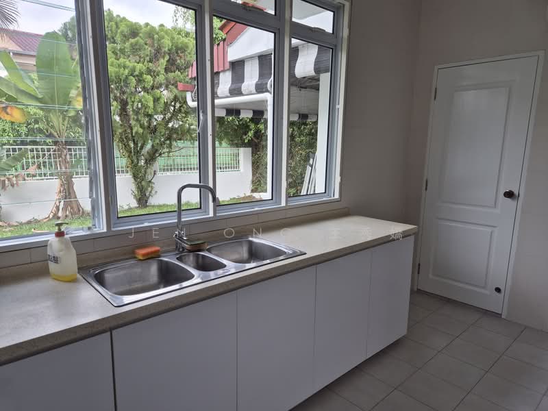 Coronation Gardens, Duchess Avenue, 5 Bedrooms, 5,200 sqft, Semi-Detached House For Rent, by Jen Ong 王秀嬌, 500088207 - Kitchen - PropertyGuru.com.sg