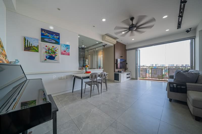 Starville, 66 Lengkong Tiga, 3 Bedrooms, 1,216 sqft, Condominium For Sale, by Phyllis Lim, 500088208 - Living Room - PropertyGuru.com.sg