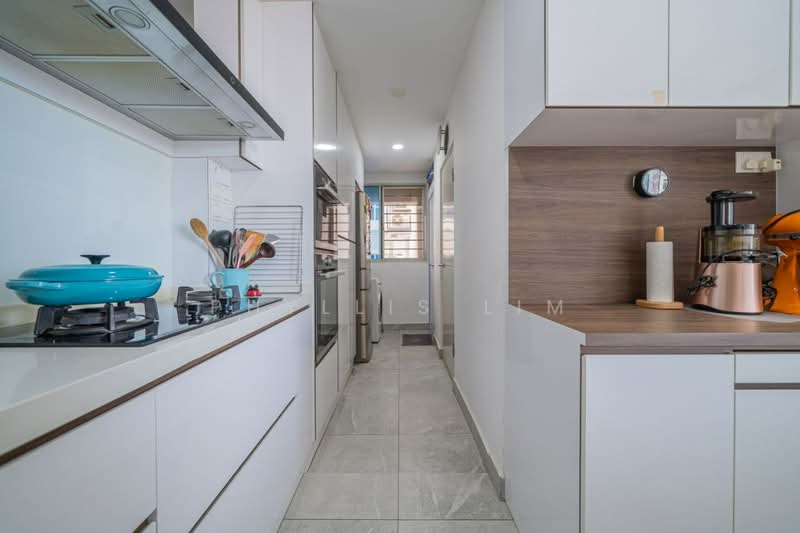 Starville, 66 Lengkong Tiga, 3 Bedrooms, 1,216 sqft, Condominium For Sale, by Phyllis Lim, 500088208 - Kitchen - PropertyGuru.com.sg