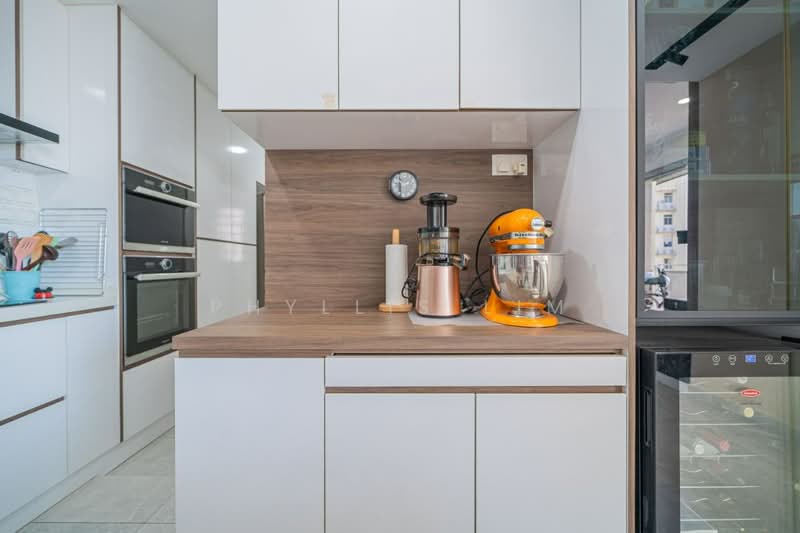 Starville, 66 Lengkong Tiga, 3 Bedrooms, 1,216 sqft, Condominium For Sale, by Phyllis Lim, 500088208 - Kitchen - PropertyGuru.com.sg