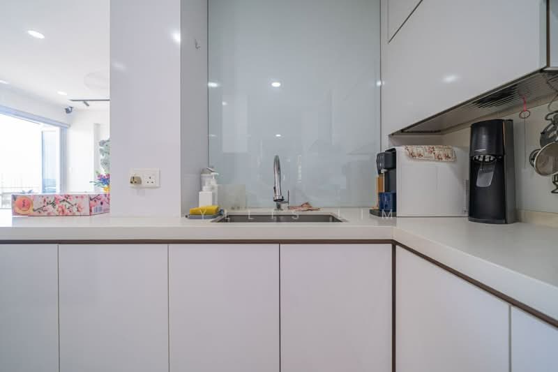 Starville, 66 Lengkong Tiga, 3 Bedrooms, 1,216 sqft, Condominium For Sale, by Phyllis Lim, 500088208 - Kitchen - PropertyGuru.com.sg