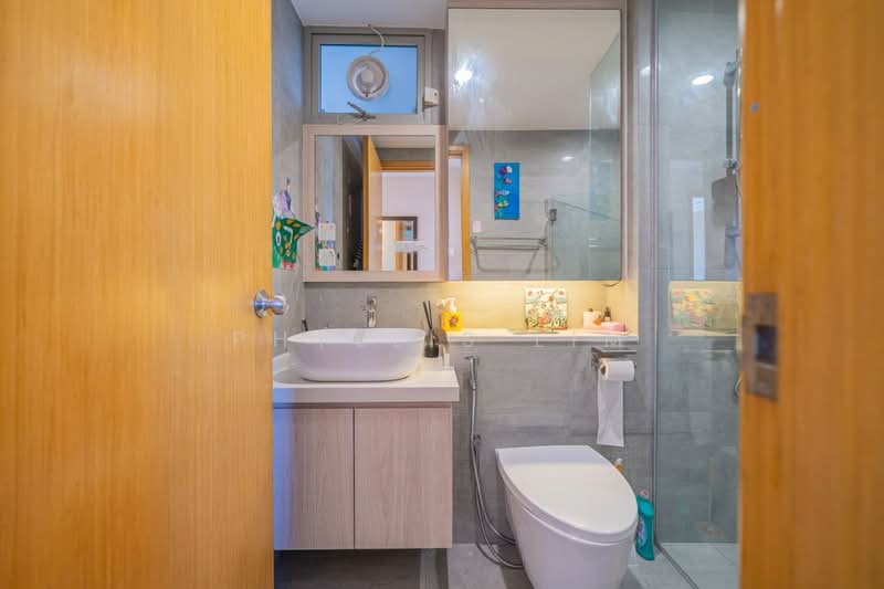 Starville, 66 Lengkong Tiga, 3 Bedrooms, 1,216 sqft, Condominium For Sale, by Phyllis Lim, 500088208 - Bathroom - PropertyGuru.com.sg