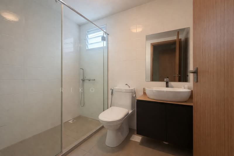 453B Bukit Batok West Avenue 6, 453B Bukit Batok West Avenue 6, 3 Bedrooms, 1,001 sqft, HDB Flat For Sale, by Riko Ashley, 500088211 - Bathroom - PropertyGuru.com.sg