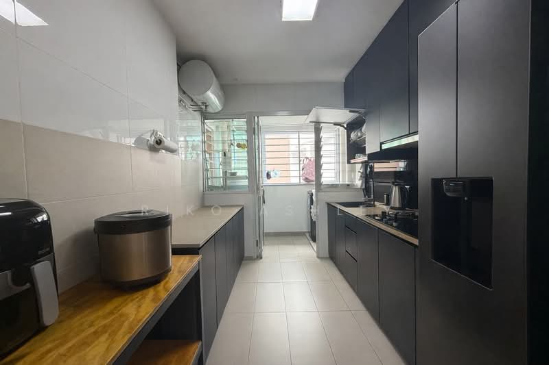 453B Bukit Batok West Avenue 6, 453B Bukit Batok West Avenue 6, 3 Bedrooms, 1,001 sqft, HDB Flat For Sale, by Riko Ashley, 500088211 - Kitchen - PropertyGuru.com.sg