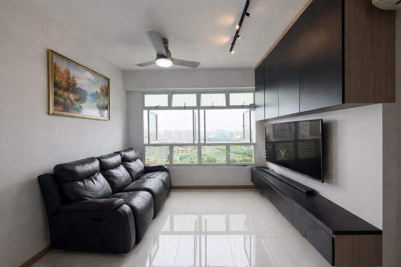 453B Bukit Batok West Avenue 6, 453B Bukit Batok West Avenue 6, 3 Bedrooms, 1,001 sqft, HDB Flat For Sale, by Riko Ashley, 500088211 - Living Room - PropertyGuru.com.sg
