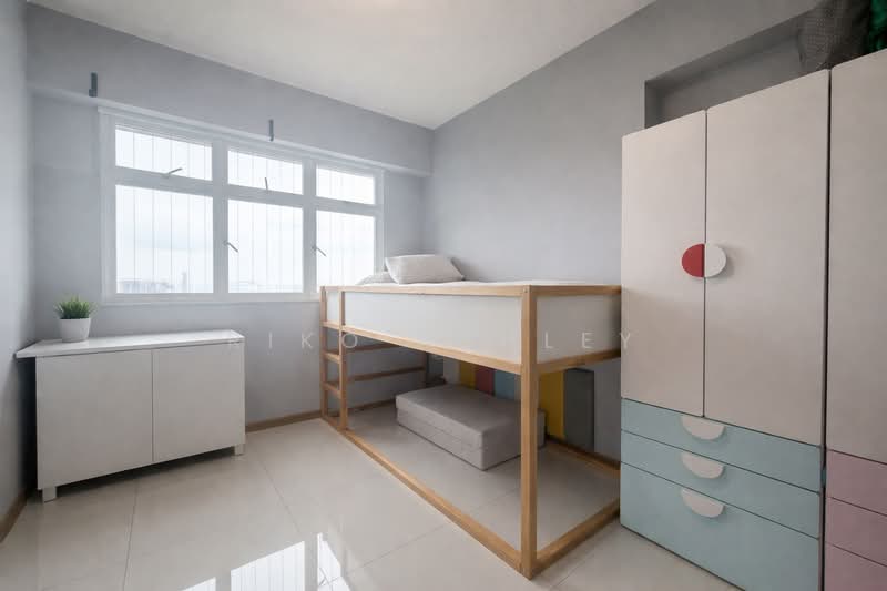 453B Bukit Batok West Avenue 6, 453B Bukit Batok West Avenue 6, 3 Bedrooms, 1,001 sqft, HDB Flat For Sale, by Riko Ashley, 500088211 - Bedroom - PropertyGuru.com.sg
